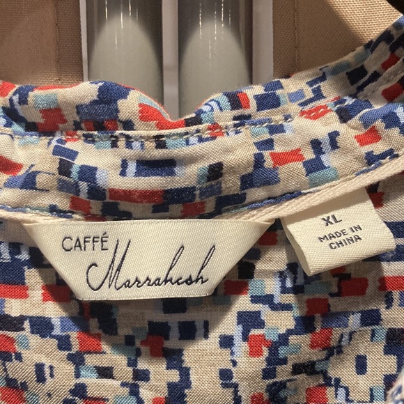 Patterned button down blouse - Picture 5 of 5